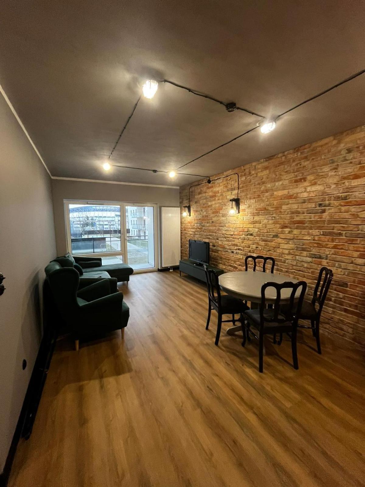Apartament Z Widokiem Na Stadion Styl Industrialny Jedyny Taki Check In 24 H Познан Екстериор снимка